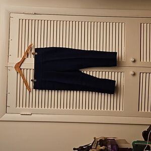 St. John's Bay mid rise capris